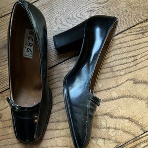 BCBG MaxAzria Vintage black shoes 7 1/2 B